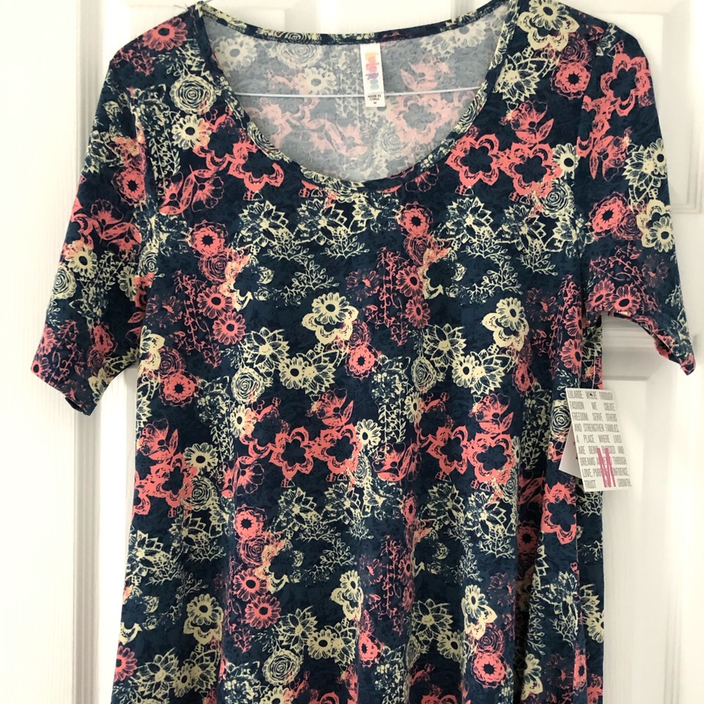 LulaRoe Perfect T - NWT